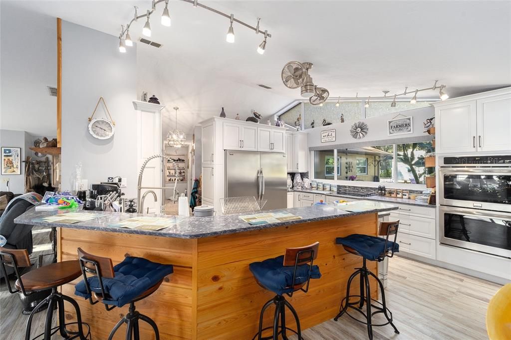 Recently Sold: $495,000 (2 beds, 2 baths, 1915 Square Feet)