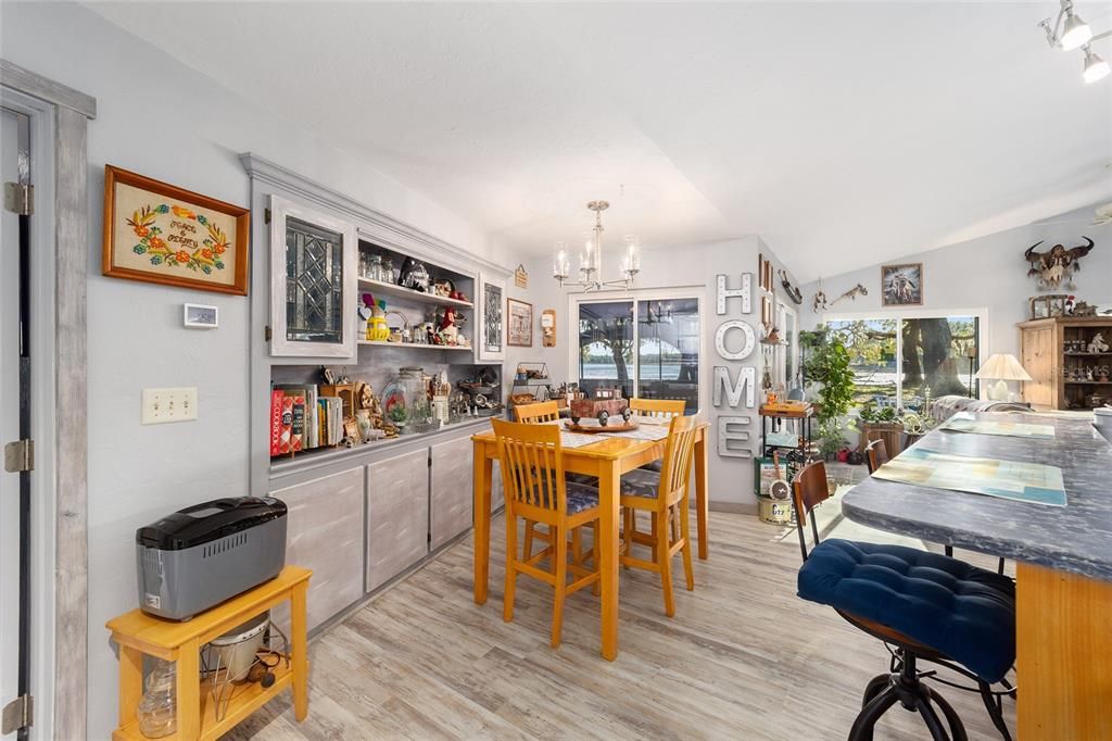 Recently Sold: $495,000 (2 beds, 2 baths, 1915 Square Feet)
