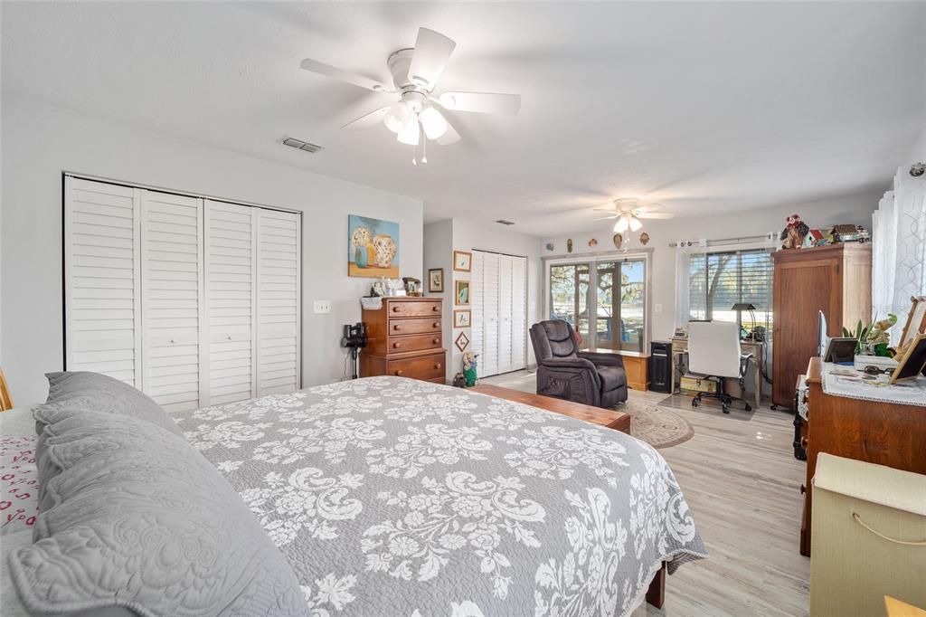 Recently Sold: $495,000 (2 beds, 2 baths, 1915 Square Feet)