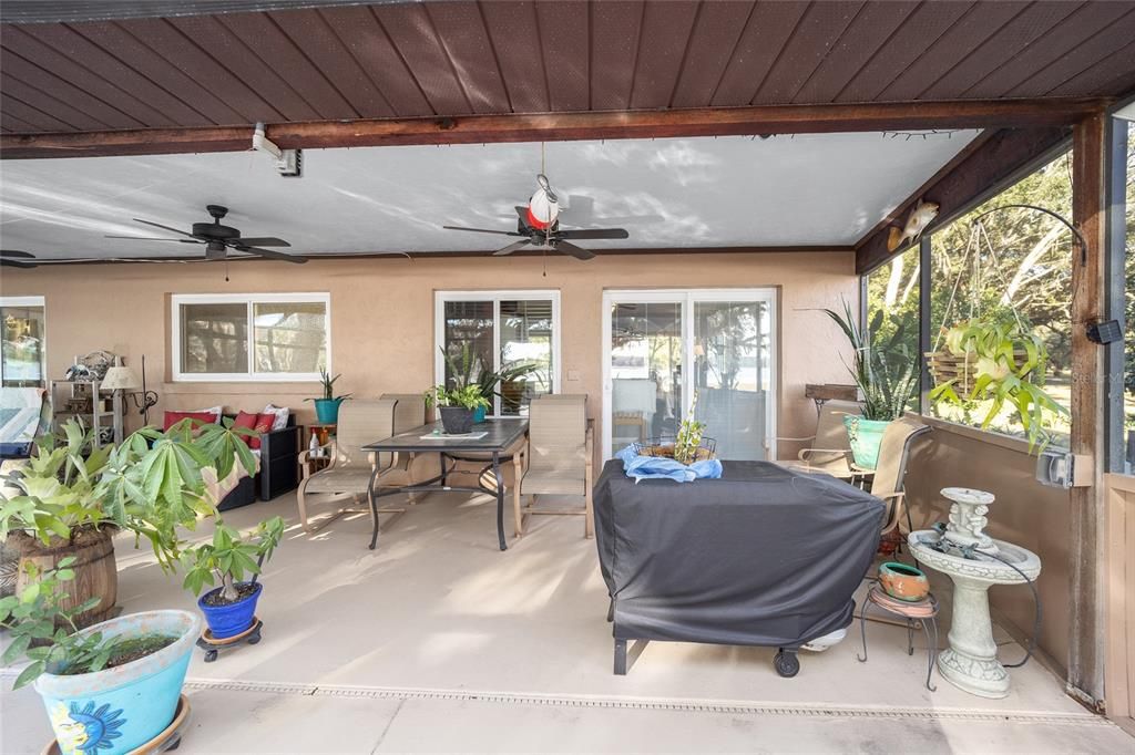 Recently Sold: $495,000 (2 beds, 2 baths, 1915 Square Feet)