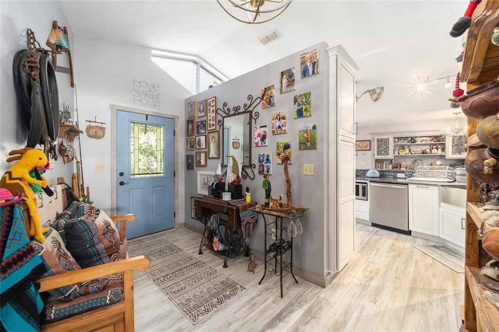 Recently Sold: $495,000 (2 beds, 2 baths, 1915 Square Feet)