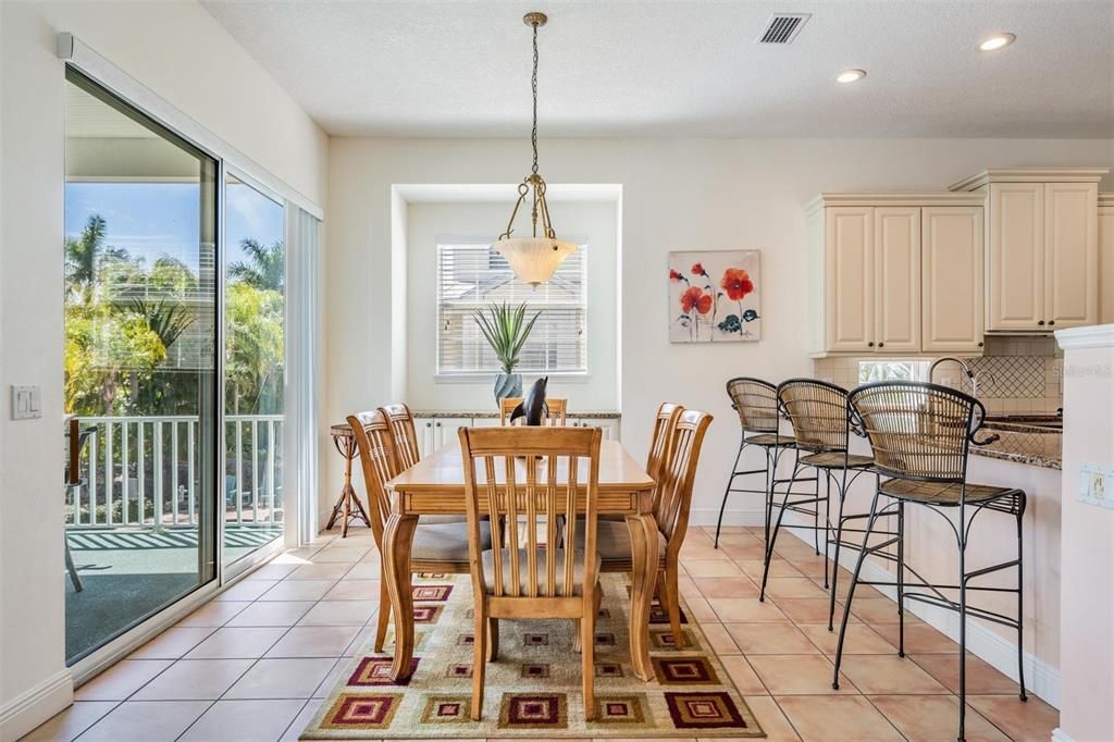 Recently Sold: $1,700,000 (3 beds, 2 baths, 2001 Square Feet)