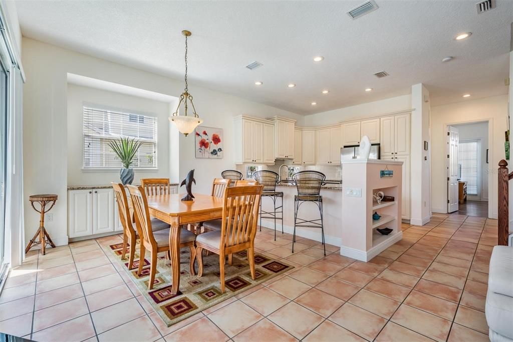 Recently Sold: $1,700,000 (3 beds, 2 baths, 2001 Square Feet)