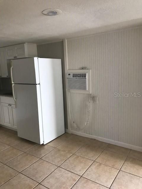Recently Rented: $1,225 (0 beds, 1 baths, 980 Square Feet)
