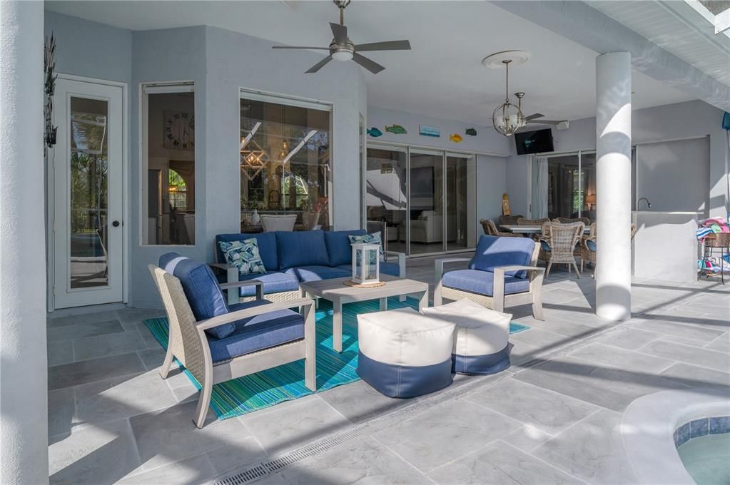 Recently Sold: $975,000 (4 beds, 3 baths, 2960 Square Feet)
