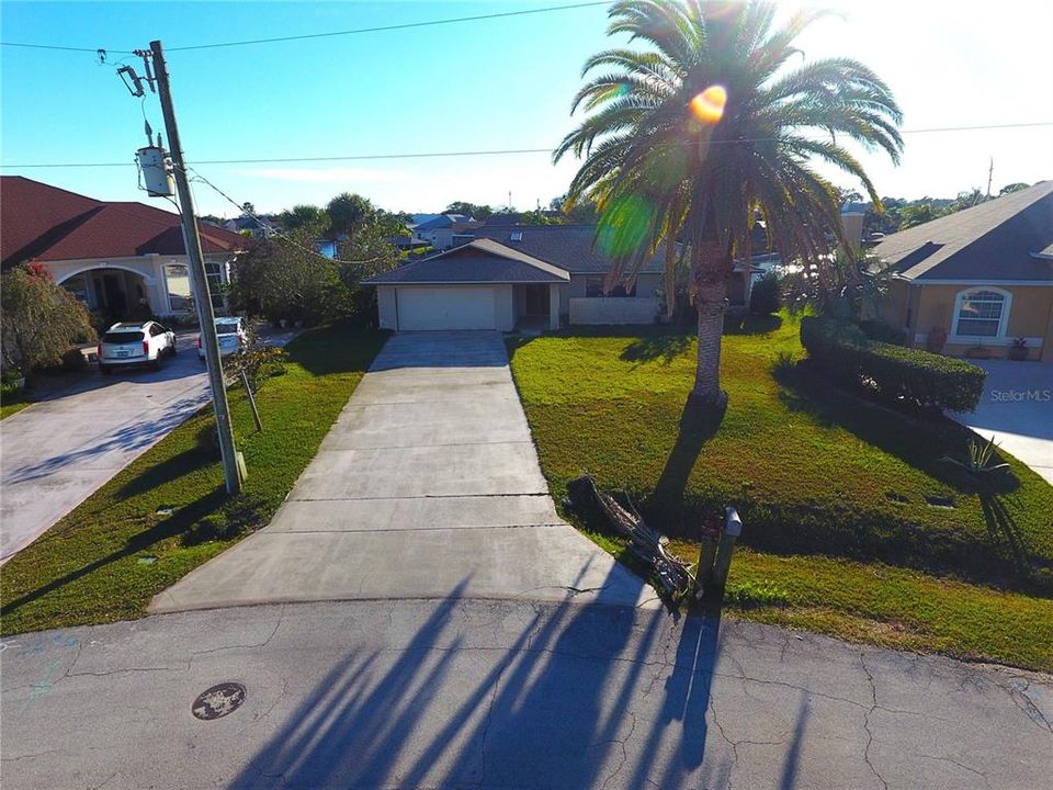 Active With Contract: $479,000 (3 beds, 2 baths, 1914 Square Feet)