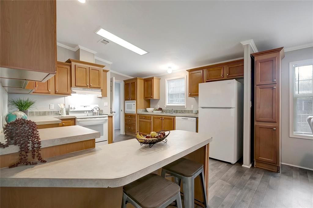 Active With Contract: $229,500 (3 beds, 2 baths, 1440 Square Feet)