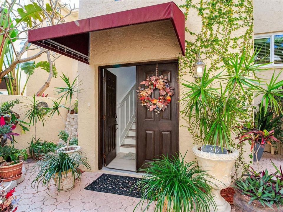 Active With Contract: $1,150,000 (4 beds, 3 baths, 2970 Square Feet)