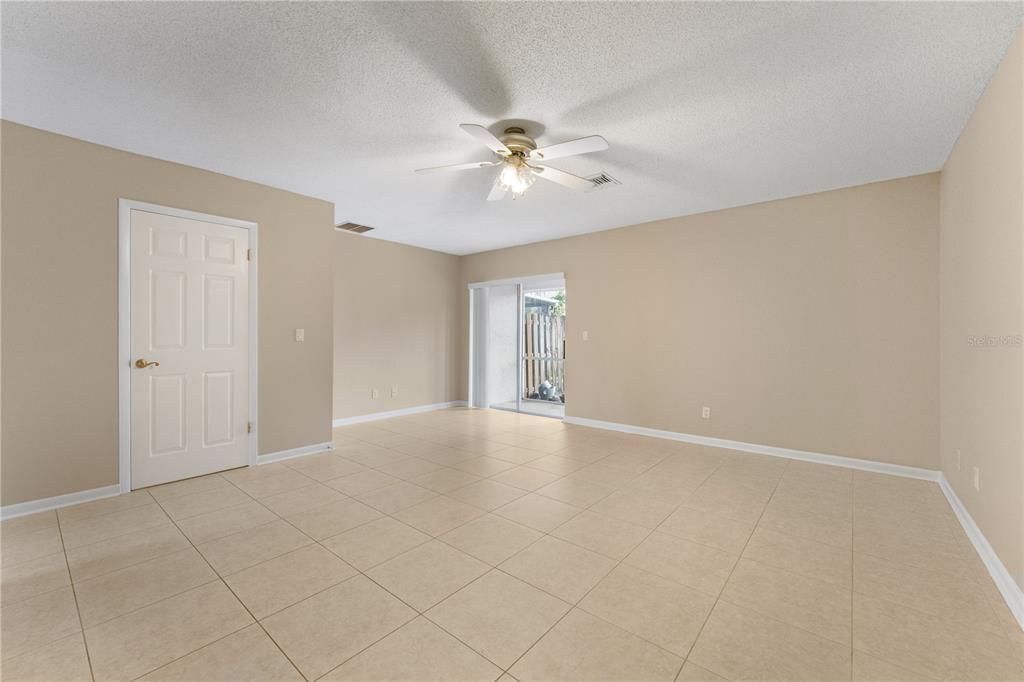 Recently Sold: $315,000 (2 beds, 2 baths, 1166 Square Feet)