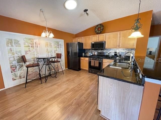 For Rent: $4,500 (2 beds, 2 baths, 1156 Square Feet)
