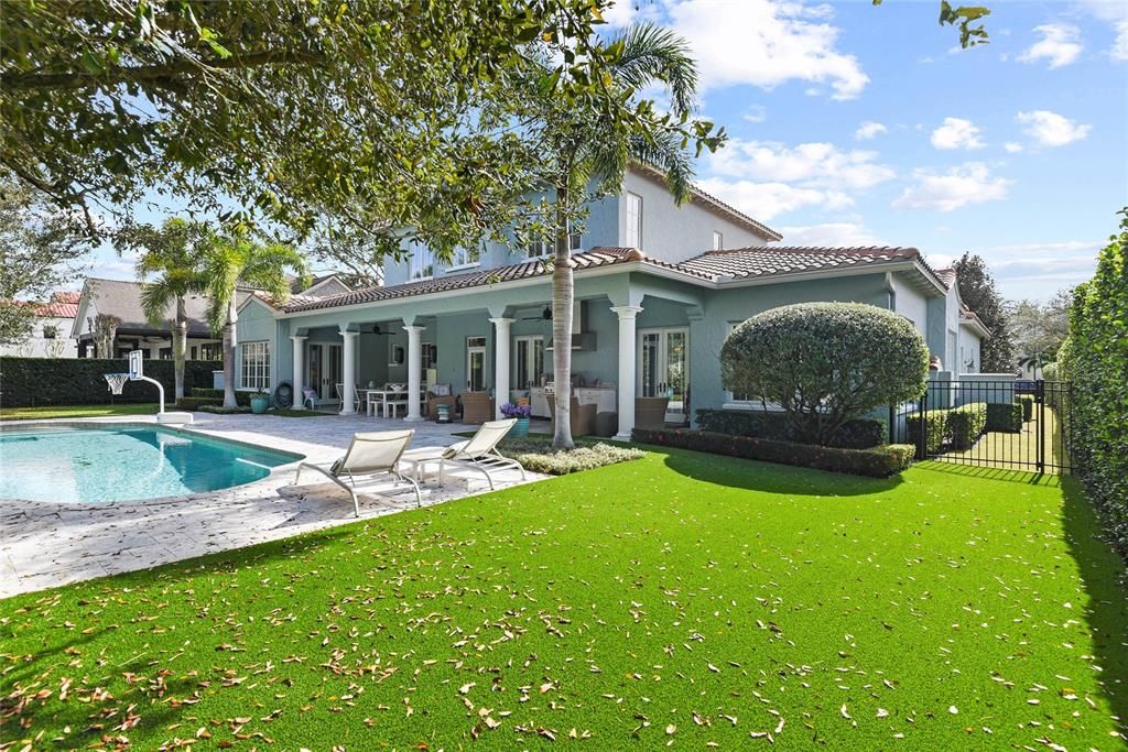 Recently Sold: $3,200,000 (5 beds, 5 baths, 4616 Square Feet)