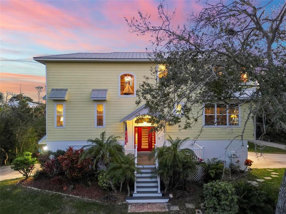 For Sale: $8,000,000 (3 beds, 2 baths, 2574 Square Feet)