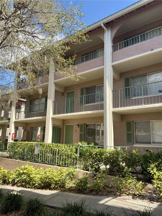 Active With Contract: $114,500 (1 beds, 1 baths, 496 Square Feet)