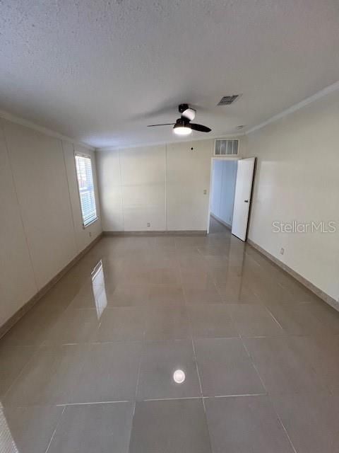 En Venta: $399,000 (3 camas, 2 baños, 2085 Pies cuadrados)