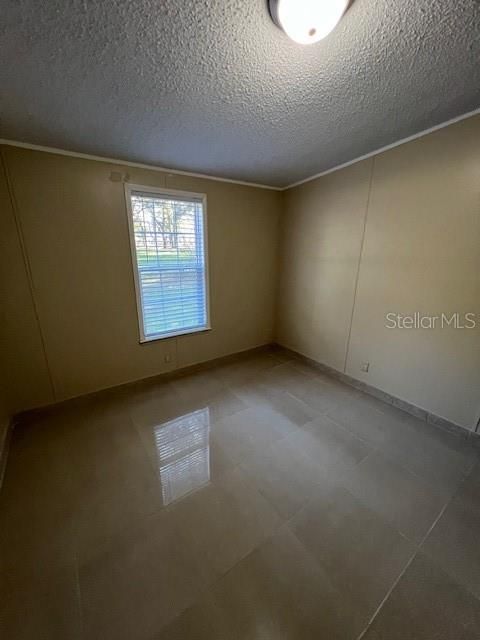 En Venta: $399,000 (3 camas, 2 baños, 2085 Pies cuadrados)