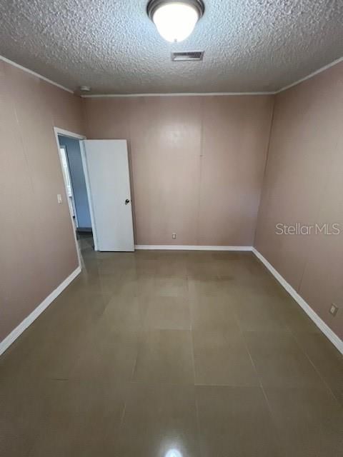 En Venta: $399,000 (3 camas, 2 baños, 2085 Pies cuadrados)