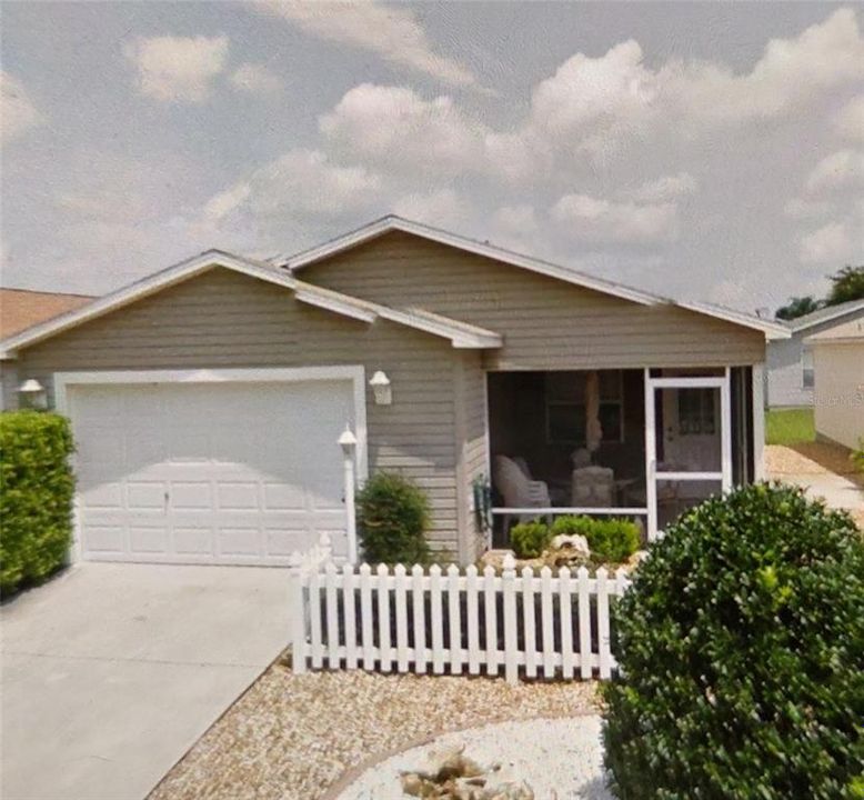 最近售出: $303,900 (2 贝兹, 2 浴室, 1156 平方英尺)