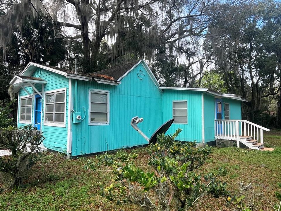 Recently Sold: $110,000 (3 beds, 1 baths, 904 Square Feet)