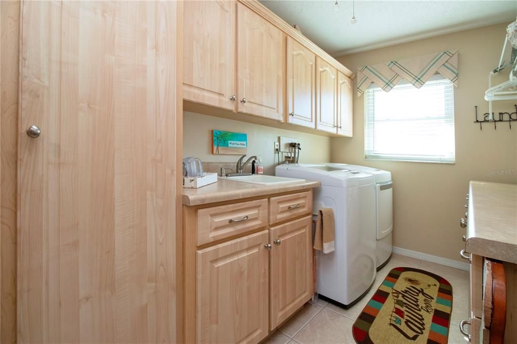 Recently Sold: $345,000 (2 beds, 2 baths, 1756 Square Feet)