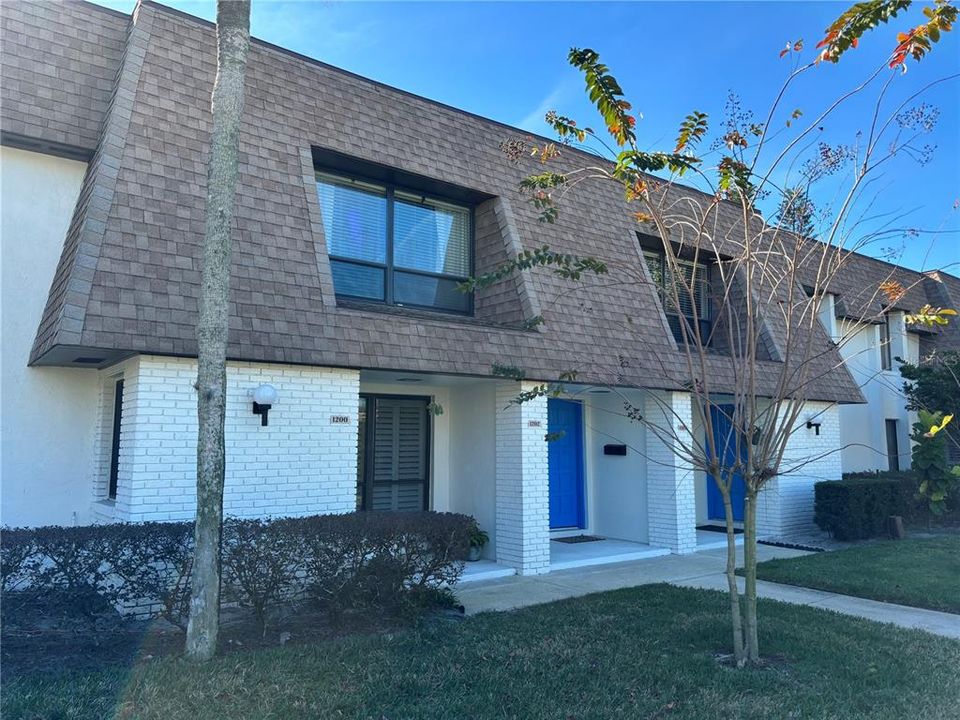 Recently Sold: $335,000 (2 beds, 2 baths, 1283 Square Feet)