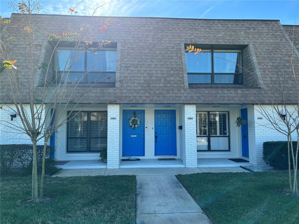 Recently Sold: $335,000 (2 beds, 2 baths, 1283 Square Feet)