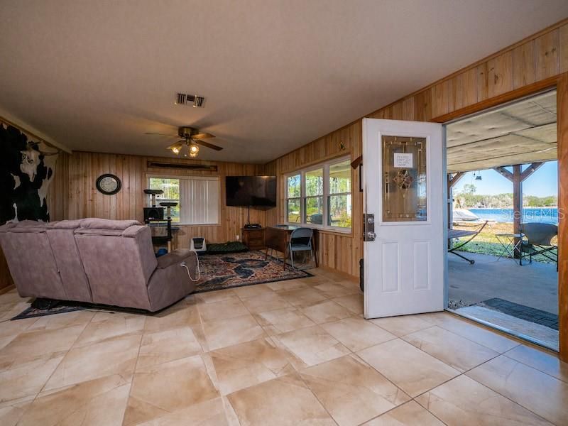 For Sale: $315,900 (3 beds, 2 baths, 1976 Square Feet)