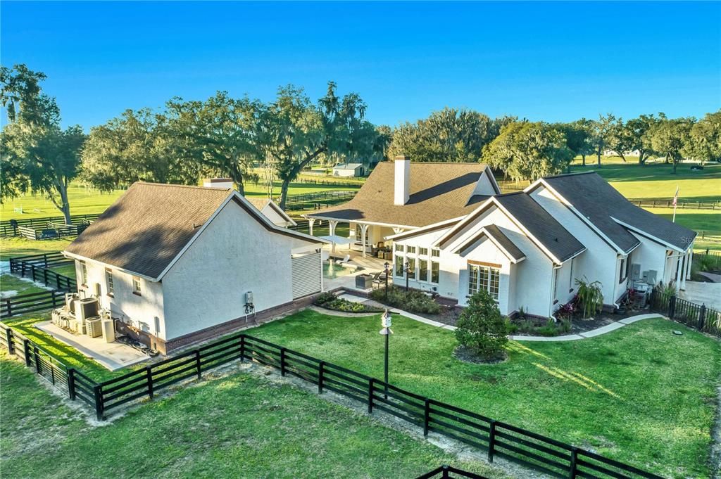 Recently Sold: $2,000,000 (4 beds, 3 baths, 3303 Square Feet)