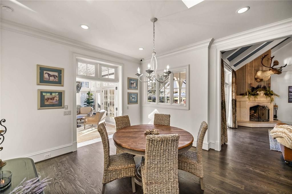 Recently Sold: $2,000,000 (4 beds, 3 baths, 3303 Square Feet)