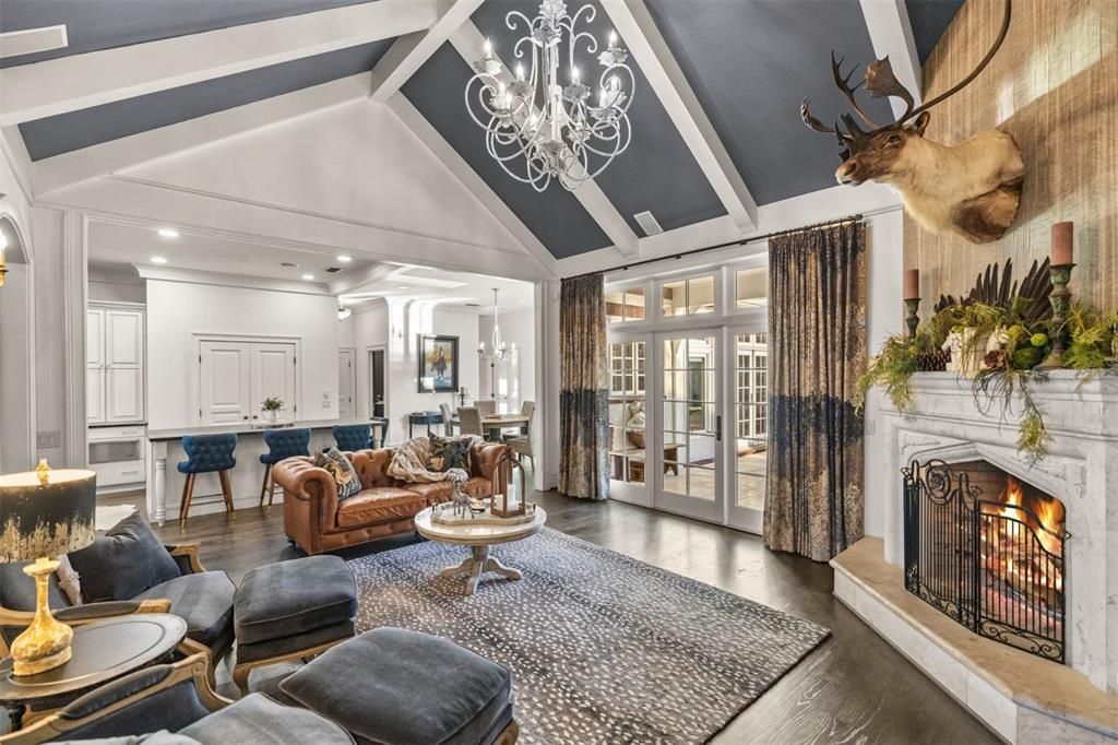 Recently Sold: $2,000,000 (4 beds, 3 baths, 3303 Square Feet)