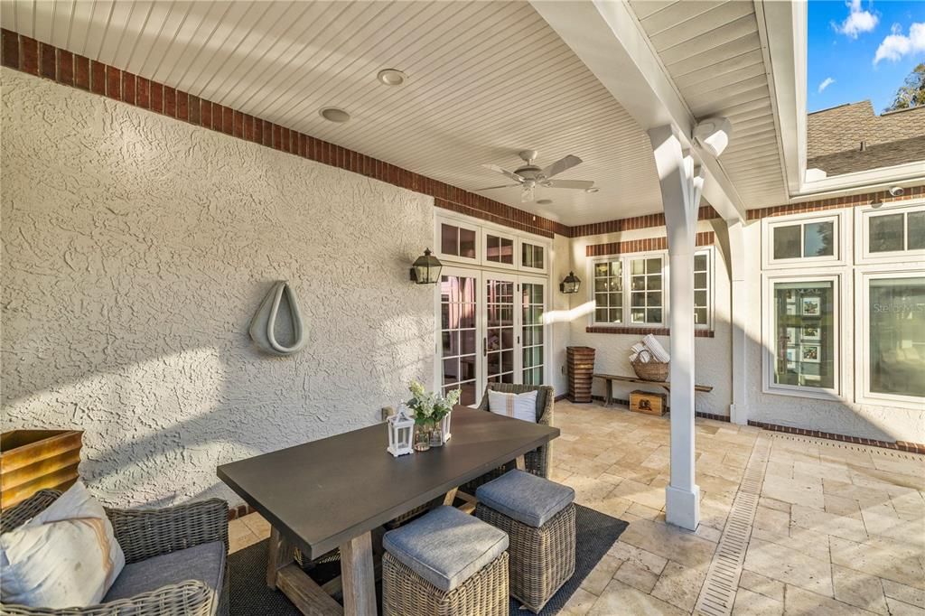 Recently Sold: $2,000,000 (4 beds, 3 baths, 3303 Square Feet)