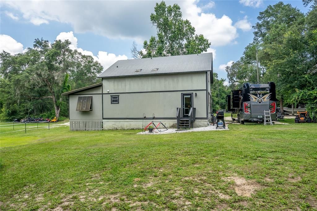 Vendido Recientemente: $499,999 (3 camas, 2 baños, 1887 Pies cuadrados)