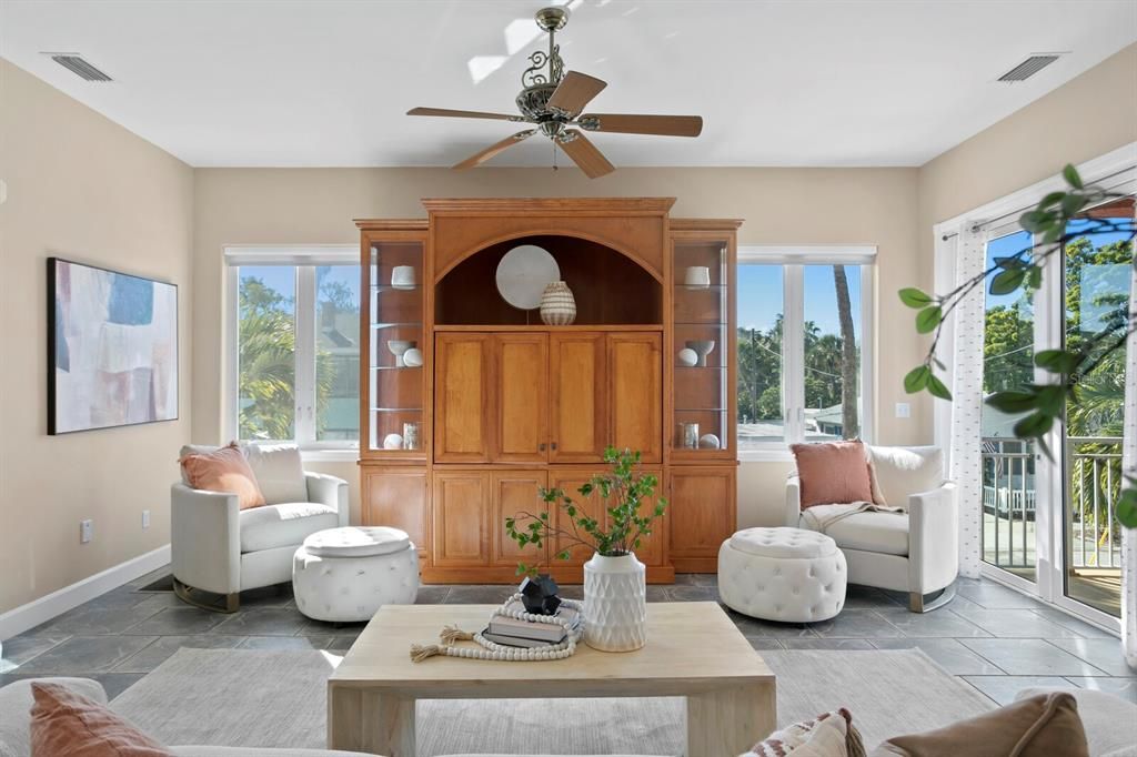 Active With Contract: $2,850,000 (3 beds, 4 baths, 2989 Square Feet)