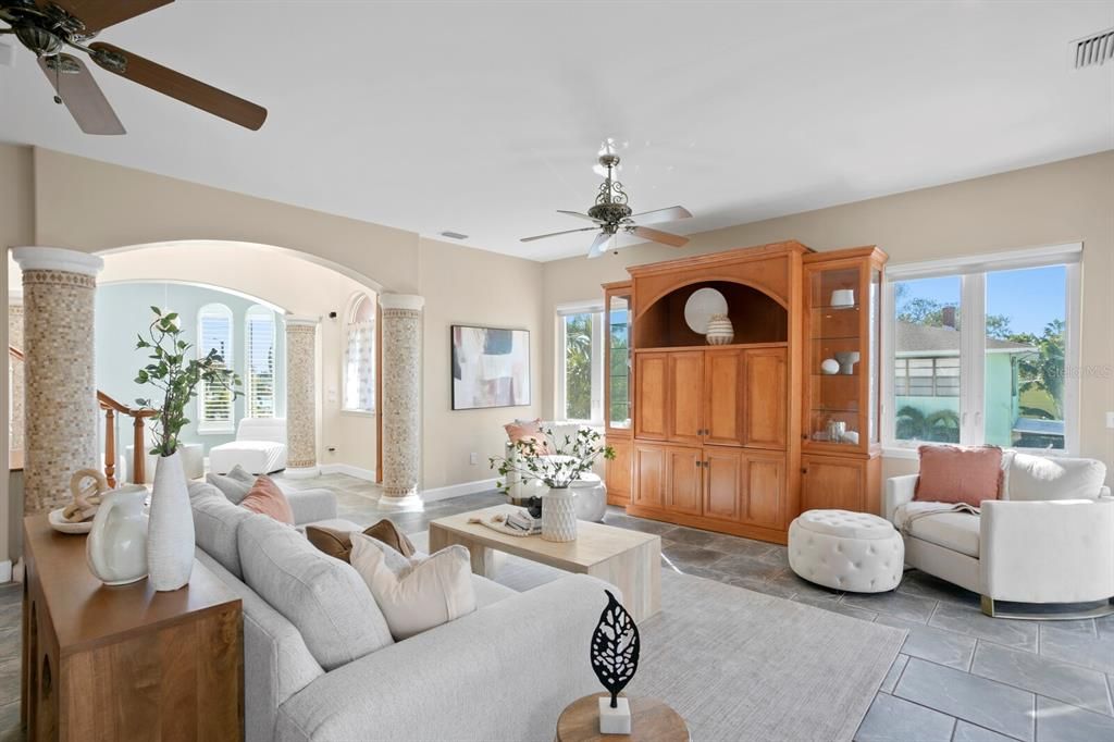 Active With Contract: $2,850,000 (3 beds, 4 baths, 2989 Square Feet)