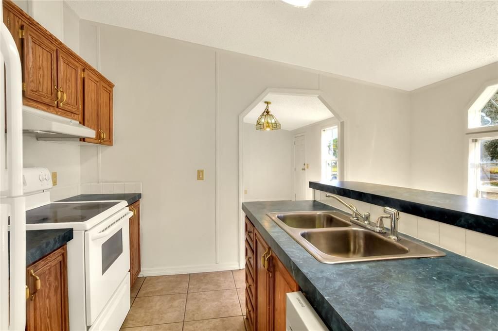 Active With Contract: $289,000 (3 beds, 2 baths, 1620 Square Feet)