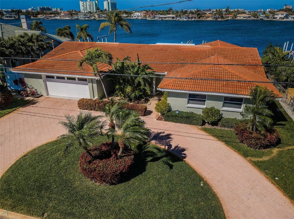 Recently Sold: $2,000,000 (4 beds, 3 baths, 2882 Square Feet)