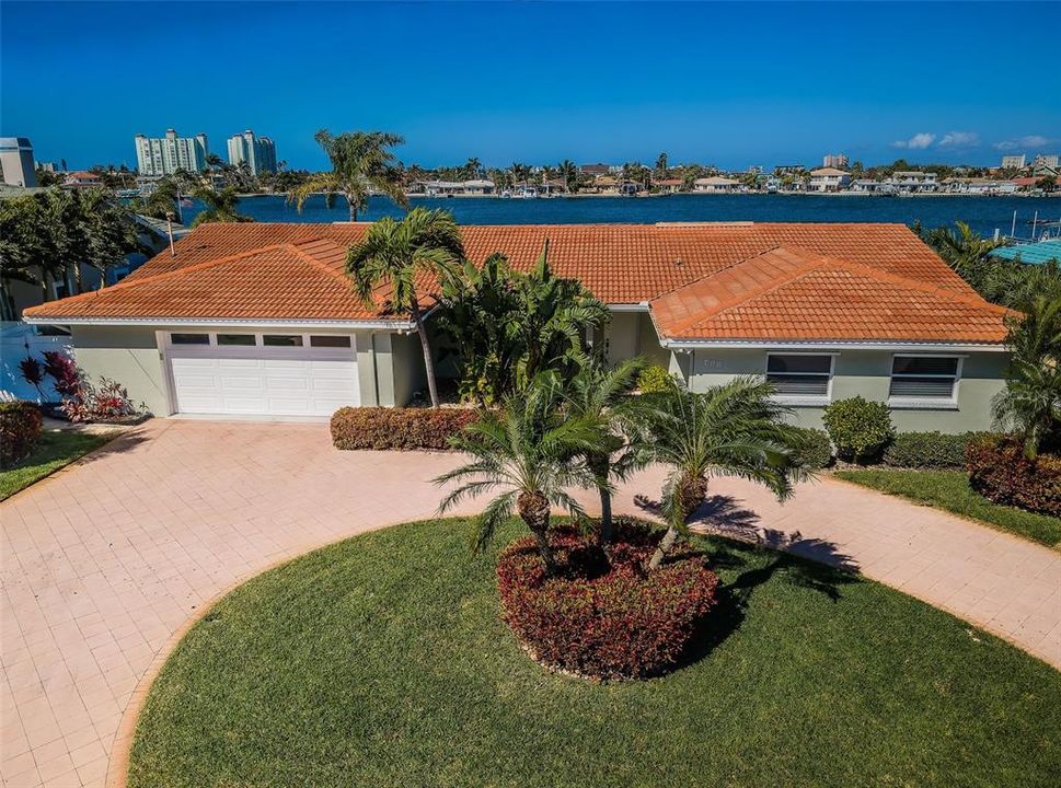 Recently Sold: $2,000,000 (4 beds, 3 baths, 2882 Square Feet)