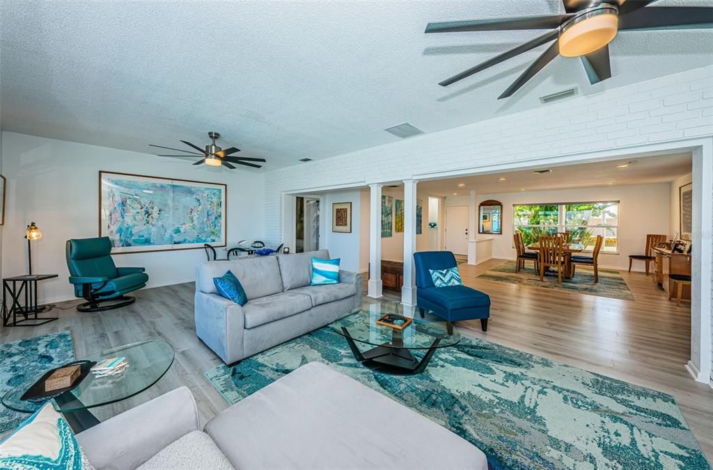 Recently Sold: $2,000,000 (4 beds, 3 baths, 2882 Square Feet)