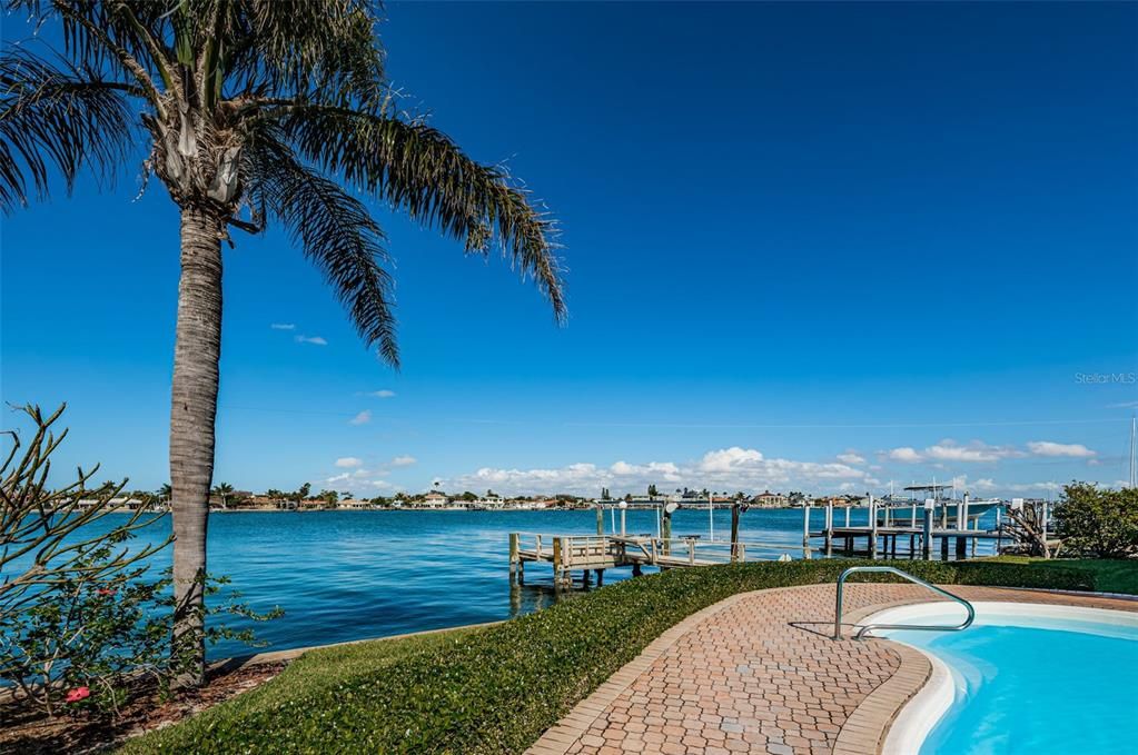 Recently Sold: $2,000,000 (4 beds, 3 baths, 2882 Square Feet)