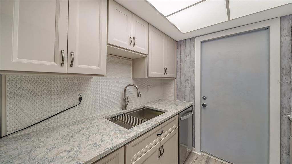For Sale: $439,900 (2 beds, 2 baths, 1027 Square Feet)