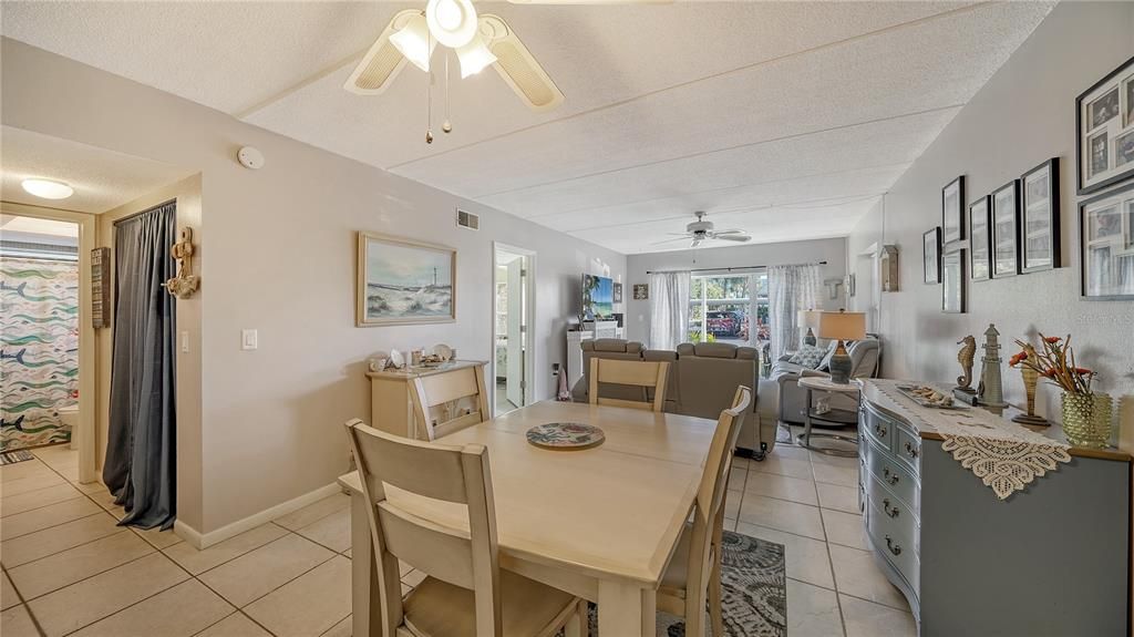 For Sale: $439,900 (2 beds, 2 baths, 1027 Square Feet)