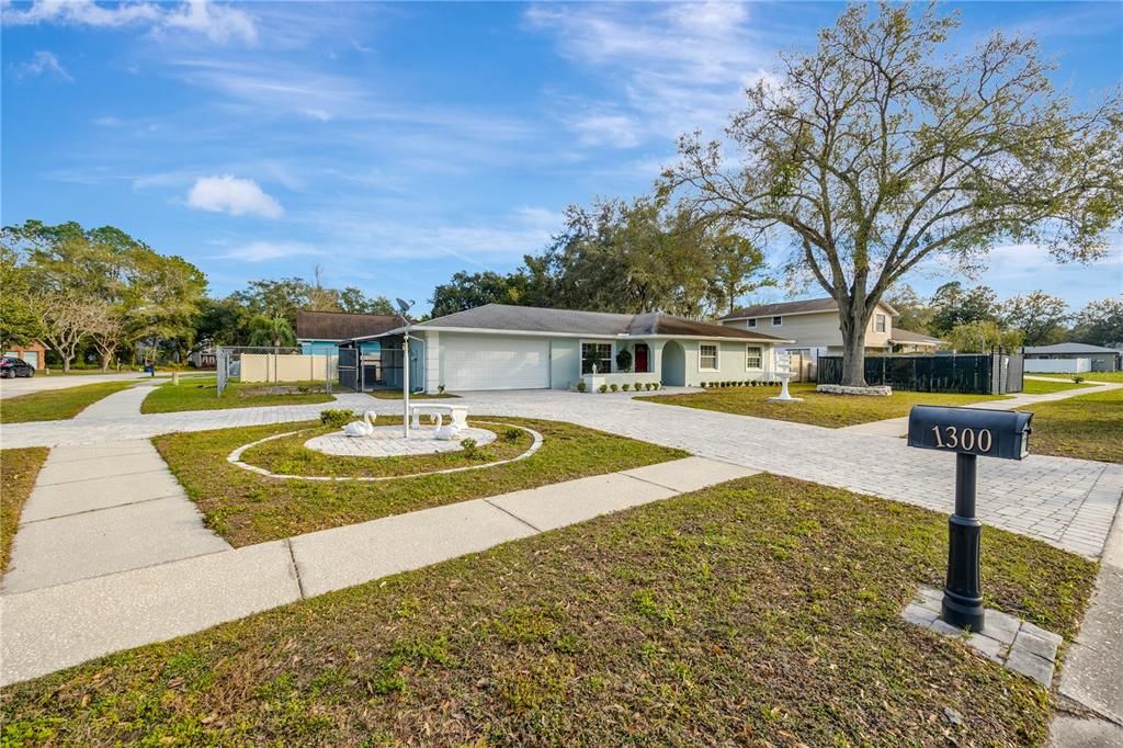 Recently Sold: $400,000 (4 beds, 2 baths, 1476 Square Feet)