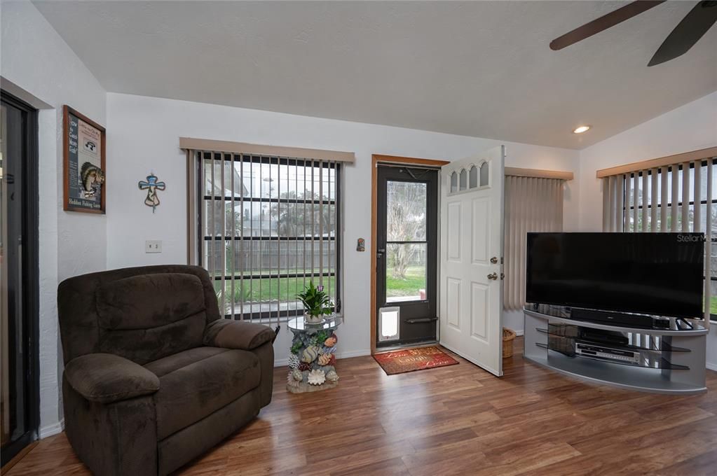 Active With Contract: $347,000 (3 beds, 2 baths, 2015 Square Feet)