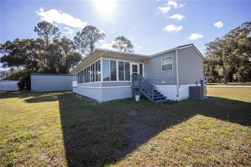 Active With Contract: $279,900 (3 beds, 2 baths, 1216 Square Feet)