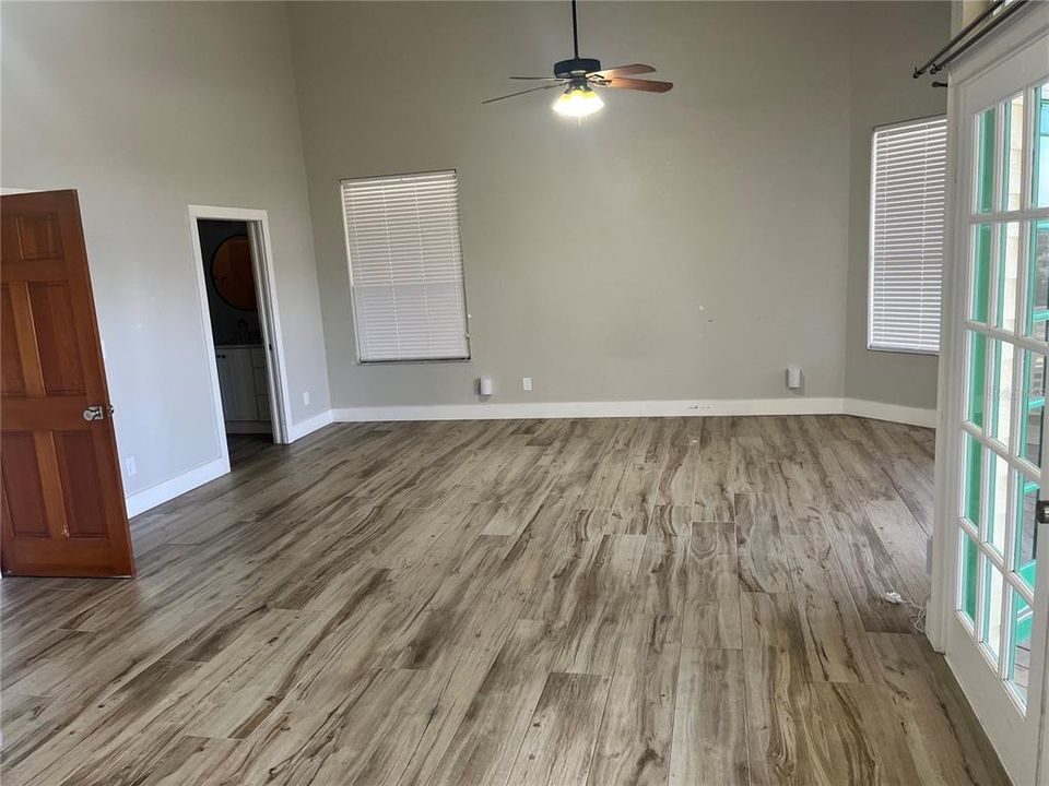 Recently Rented: $2,995 (5 beds, 4 baths, 2201 Square Feet)