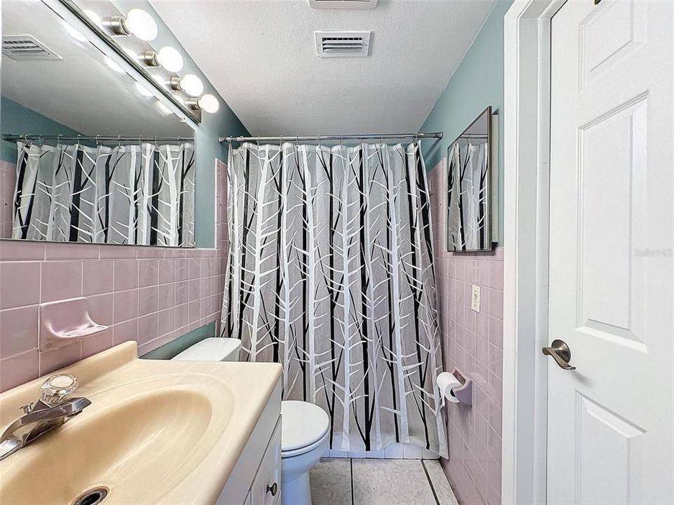 最近售出: $499,999 (3 贝兹, 2 浴室, 1700 平方英尺)