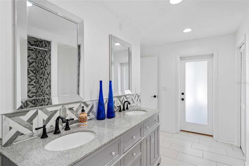 Active With Contract: $899,000 (4 beds, 3 baths, 3973 Square Feet)