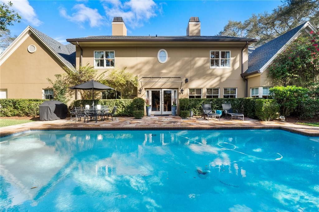 Active With Contract: $1,900,000 (5 beds, 3 baths, 4432 Square Feet)