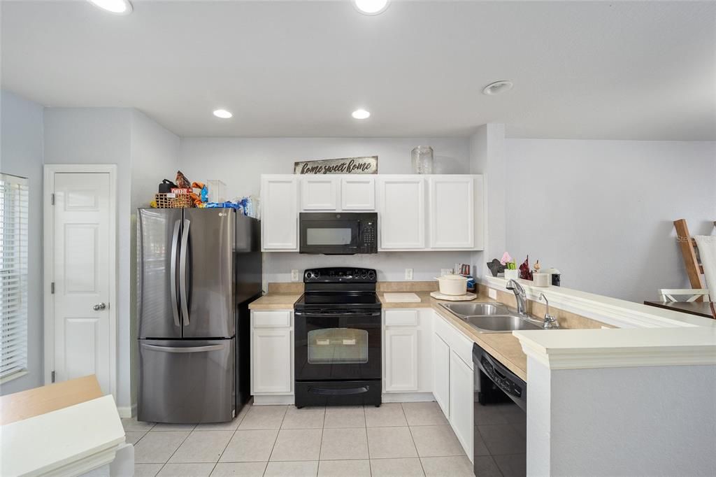 For Sale: $219,900 (2 beds, 2 baths, 1134 Square Feet)