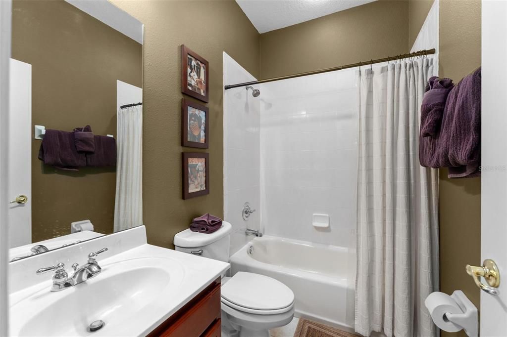 Secondary bathroom perfect for guests
