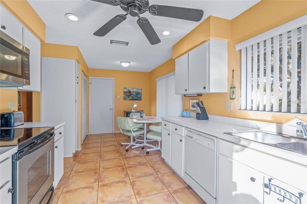 For Sale: $315,000 (3 beds, 2 baths, 1650 Square Feet)